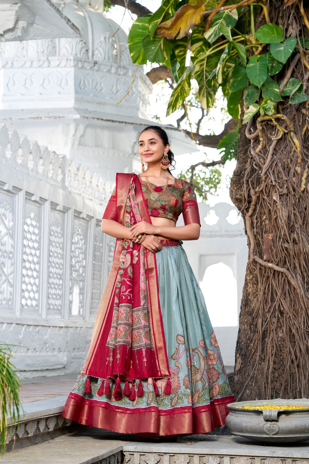 Presenting a perfectly blendedTussar silk lehenga for festive season to charm your look!β¨ - Navratri And other Festival